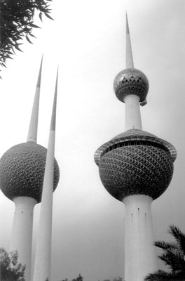 Kuwait Towers. The larger one has rotating shops and a telescope. Photo: Schild
