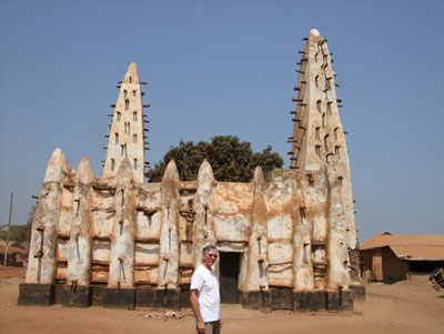 Don Smith visiting the mosque at Banda Nkwanta, an outstanding example of mud-and-stick architecture.