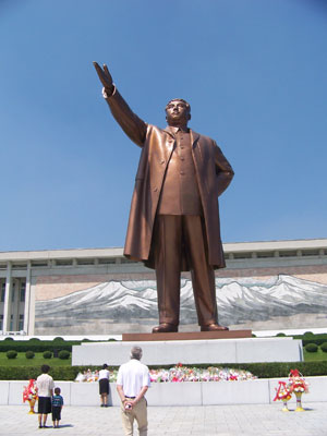Statue of Kim Il Sung.
