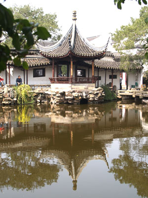 The Washing My Ribbon Pavilion overlooking the pond in the Central Garden. Photos: Horn