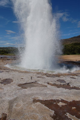 The Strokkur geyser is slightly smaller than Old Faithful, reaching 25 to 35 meters, on average.