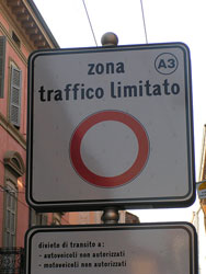 A differently configured ZTL (limited-traffic zone) sign in Rome. Photo by Simone Ramella and from Creative Commons
