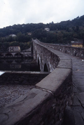 Above and at left: The Ponte della Maddalena at Borgo a Mozzano, Italy. Photos: Finerman