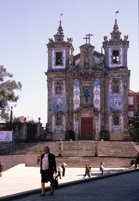This cathedral is decorated with the famous blue-and-white Portuguese tiles.
