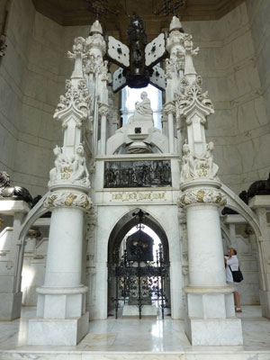 The ornate tomb inside Faro a Colón where Christopher Columbus ’ remains are said to rest.