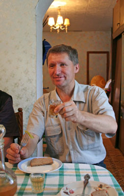 Our day-visit host, Michael, toasting us in his home in Uglich. Photo: Bahde