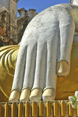 Hand of the 26-foot-tall seated Buddha statue near the Inle Lake village of Nanthe in Myanmar. Photo: ©taolmor/123rf