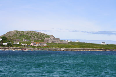 The Isle of Iona lies close to the coast of the Isle of Mull in Scotland’s Western Isles. 
