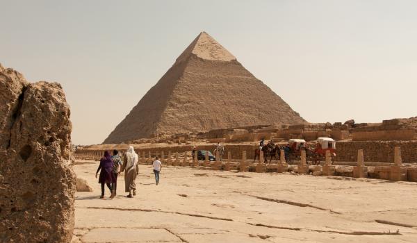 Dating from 2520 BC, the Khafre pyramid, one of three main pyramids at Giza, is the second-largest in this complex, reaching a height of 470 feet.