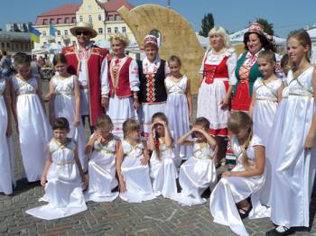 Ukraine independence day scene in Chernihiv, Ukraine. Photo by Tony Leisner.