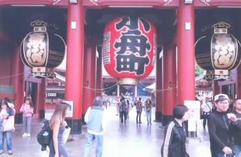 A closer view of the lanterns that hang at the entrance to Sensō-ji Buddhist temple in Asakusa, Tokyo, Japan.