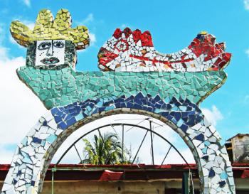 One of José Rodríguez Fuster’s mosaics sitting atop the gateway to his property in Jaimanitas, Cuba. 