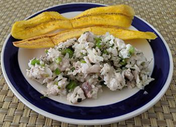 Ceviche with plantains, ready to serve.