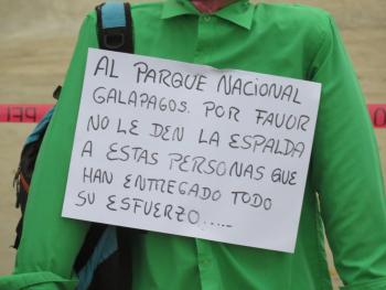 Translation — “To Galápagos National Park please do not turn your back on these people who have given all their effort.”