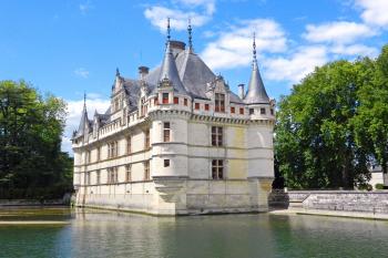 After several years of being covered in scaffolding, the Château d’Azay-le-Rideau has returned to its romantic glory. Photo by Rick Steves