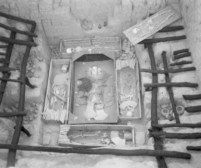 Looking down into the tomb of the Lord of Sipan (pre-Inca). These are reproductions; the real artifacts are in a nearby museum. Photos: Nelson