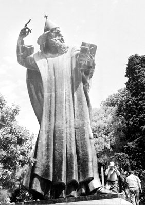 The statue of Gregorius of Nin with his polished left toe.