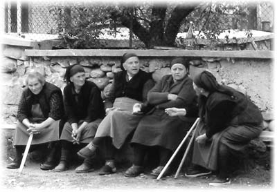 Bansko women enjoy an afternoon chat.