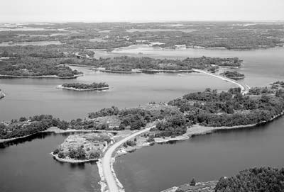 Bridges and ferries provide free service between the 60 inhabited islands of Äland. Photo courtesy of Äland Tourism