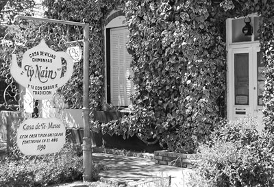 A teahouse in Gaiman awaits visitors.