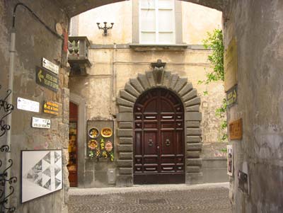 Orvieto’s streets are fine for strolling.