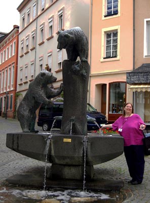 The Bärenbrunnen (bear fountain) in Bernkastel. Photo by Alec Hamilton