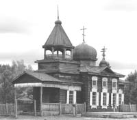 Wooden building in the old style near Irkutsk. Photos: Crow