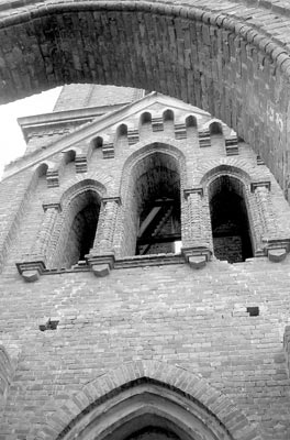 Chancel area of abandoned brick Gothic church — Schaefer, Russia.