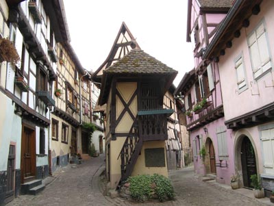 The former city wall of Eguisheim is now the rue de Ramparts, an attractive half-hour walk encircling the Old Town.