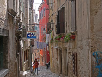 One could easily miss Casa Garzotto on this lane in Rovinj.