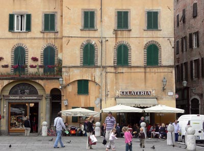 A favorite café for breakfast in Lucca.