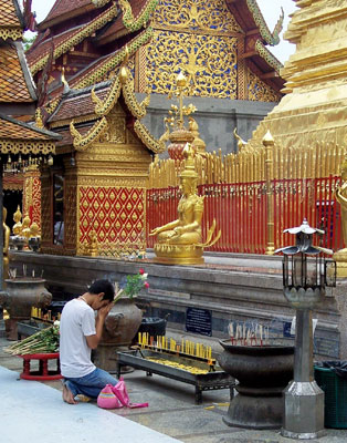 Many Thais worship at local temples on a daily basis.