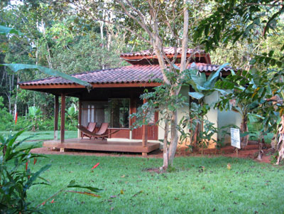 One of the VIP bungalows available at the Cristalino Jungle Lodge, located next to the Cristalino River near Alta Floresta.