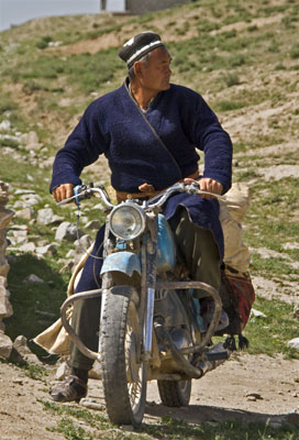 A man we encountered on the road from Samarkand to Shakhrisabz.