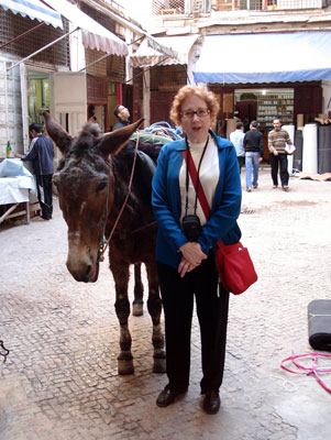 Elaine and "friend" in Fès’ medina.