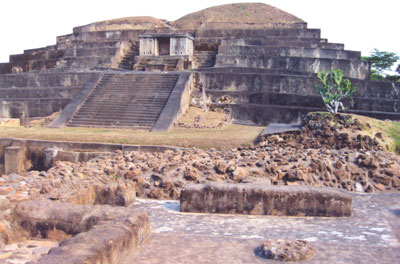 Tazumal with pyramid B 1.1. This photo was taken from the top of pyramid B 1.2. Note the small temple midway up the side of pyramid B 1.1 at the top of a monumental staircase. Photos: Skurdenis