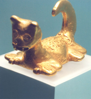 Gold feline at the Gold Museum.