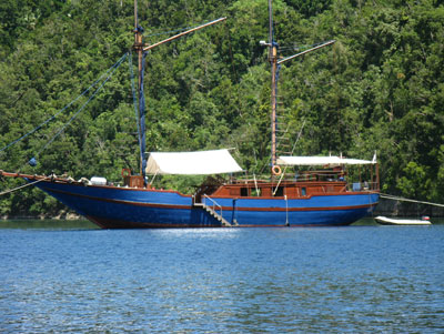 The Shakti, a typical Indonesian boat.