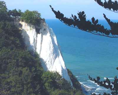 Chalk cliffs on Rügen sparkle in the sun.