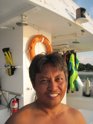Filipino divemaster aboard Atlantis Azores. Photos: Jacobson