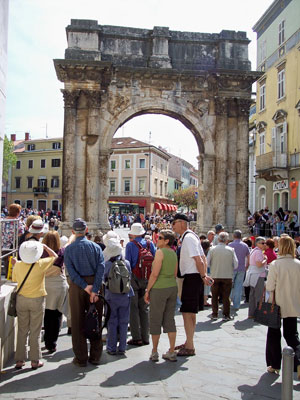 The Arch of the Sergii is a triumphal arch built by the Romans in Pula. Photos: Keck