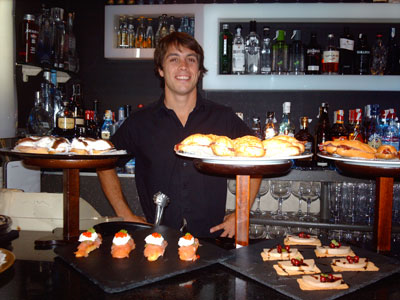 Lunchtime snacks on offer in San Sebastián.