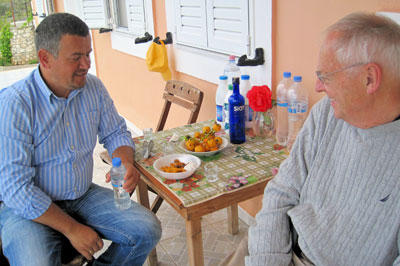 Lynn Probst (right) and Enea Kumi in Dhërmi.