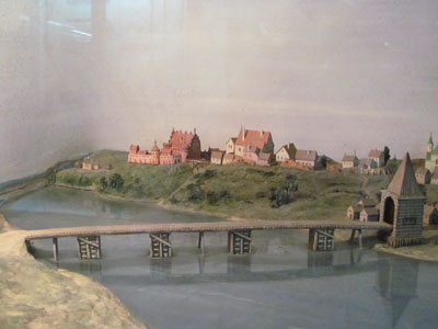 A model of Old Grodno Castle (left), New Grodno Castle (right) and a bridge over the Neman River.