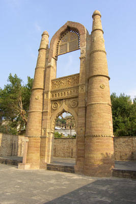 Chanderi, in Madhya Pradesh, India, has a wealth of monumental structures, including this gate to the Badal Mahal. (The palace has not survived.) Photo by Clyde F. Holt