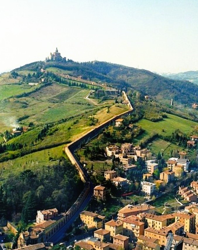 Food and Wine Tour in Bologna and Emilia Romagna