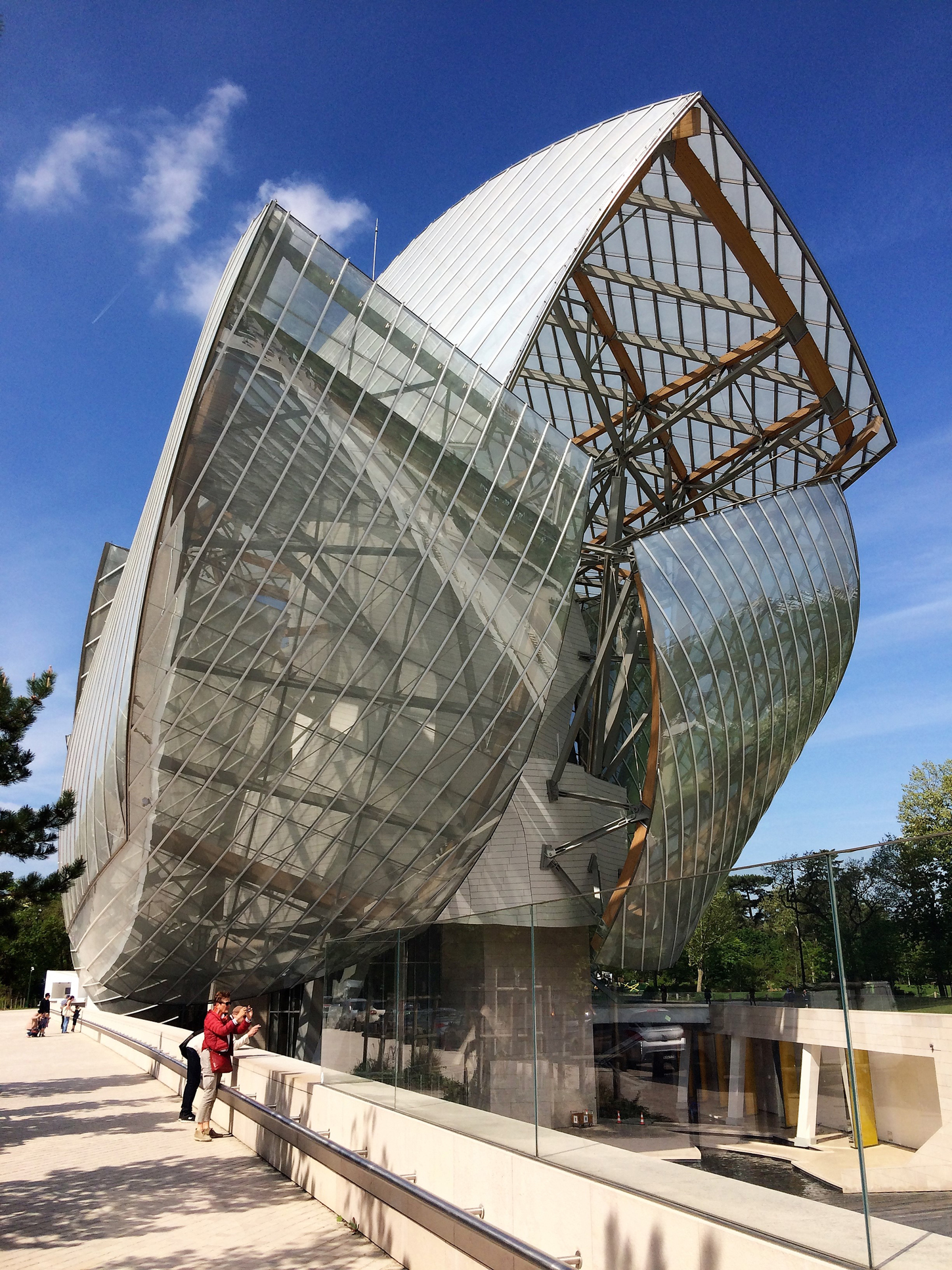 Fondation Louis Vuitton, Bois de Boulogne, Paris, France. East