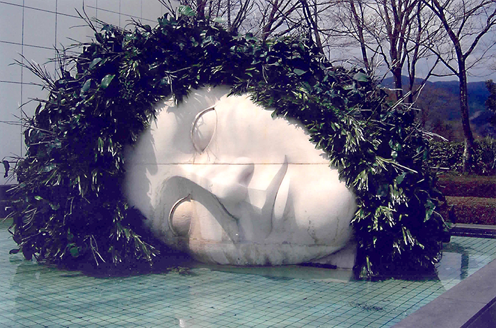 "La Pleureuse" ["The Mourner"] (Hakone Open-Air Museum, Japan)