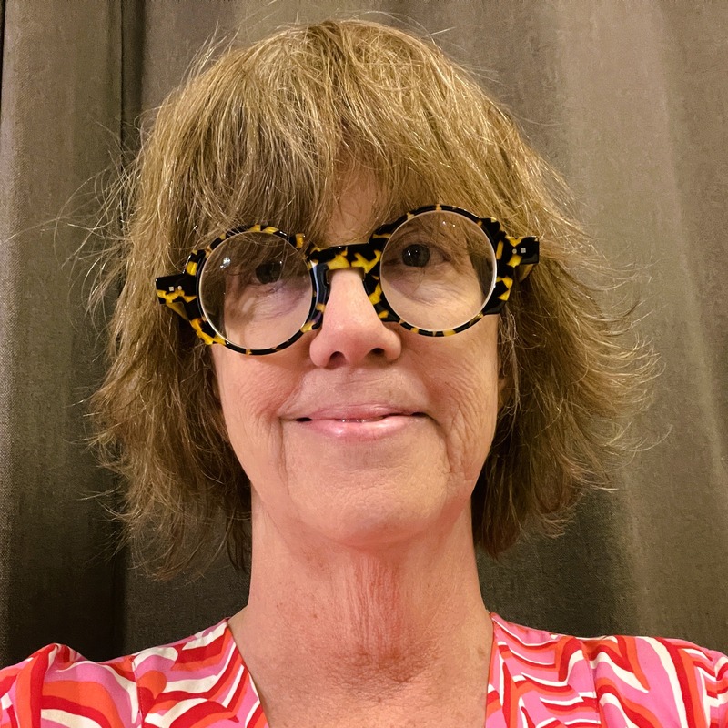 woman with round glasses