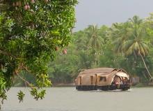 A Kerala backwaters kettuvallam. Photo: John Fleckles